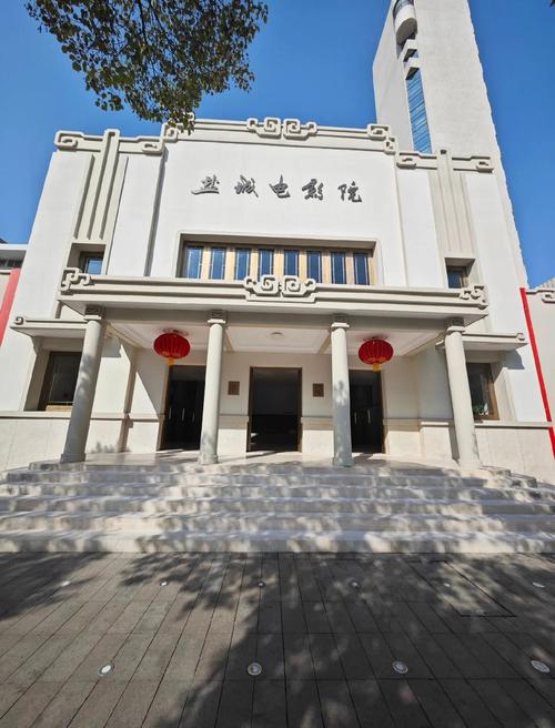 人妻绿帽官场(高h文)的相关介绍