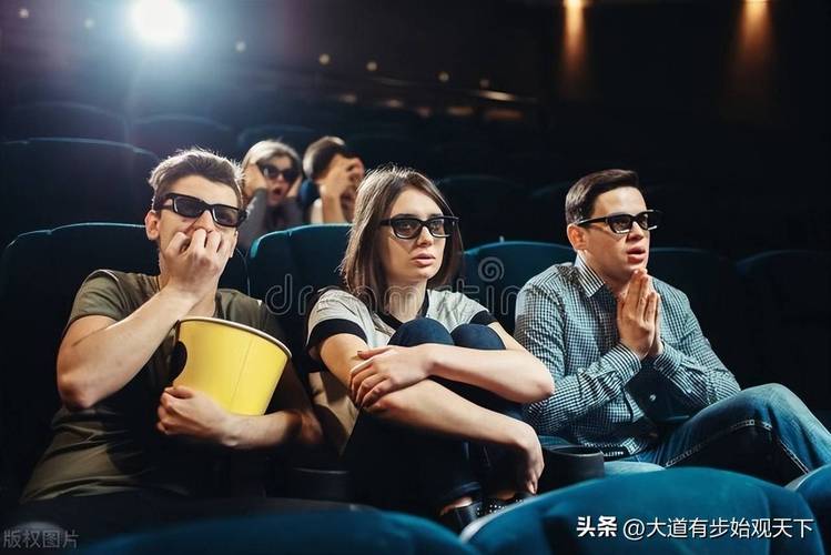 一边亲上面一边舔的相关介绍