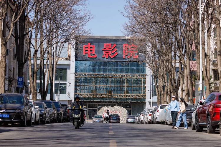 少妇逼逼av的相关介绍