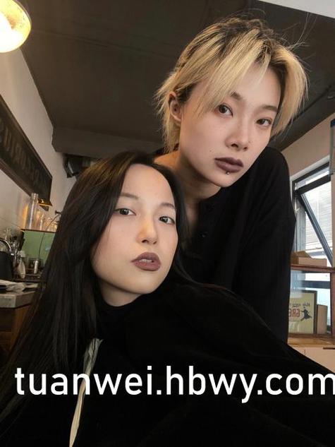 摸老师逼的相关介绍
