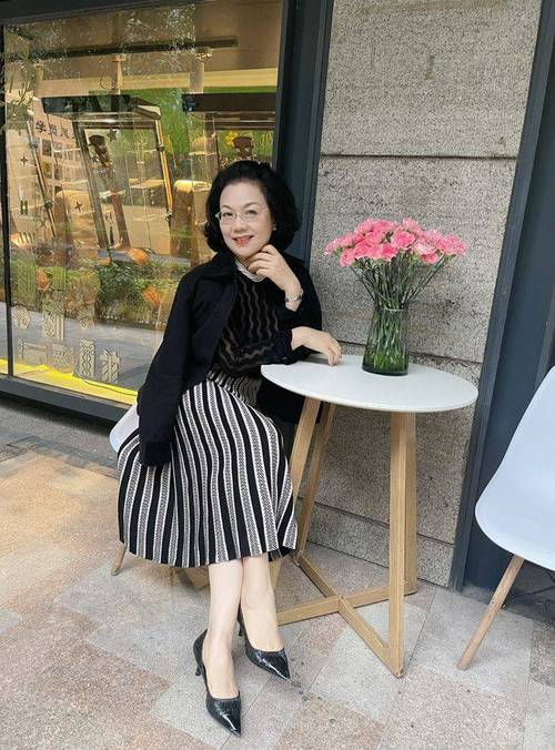在线欧美人妻的相关介绍