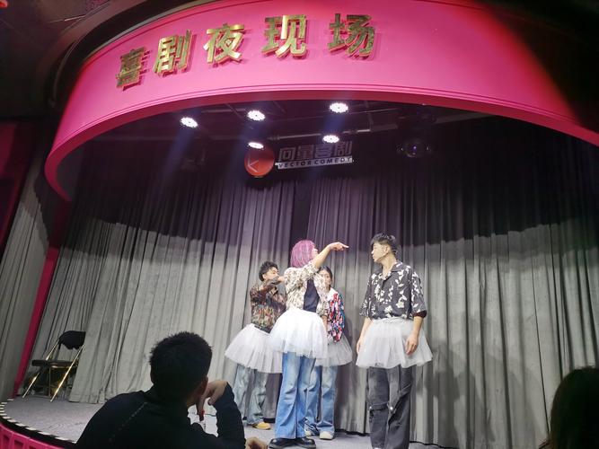丝袜秘书大奶子的相关介绍