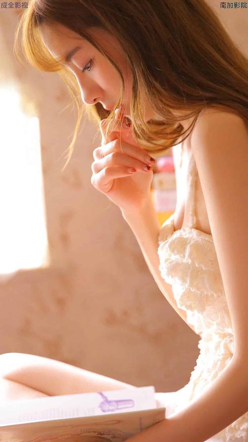 18+美女的相关介绍