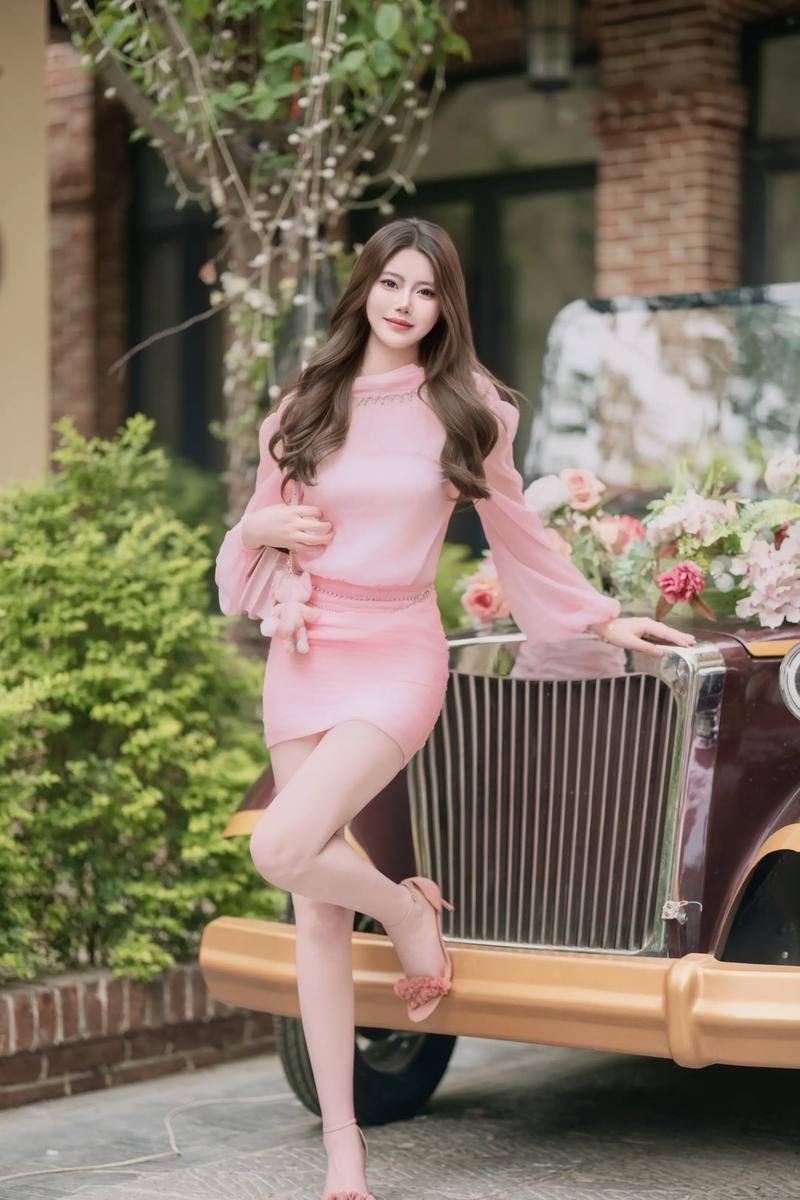 小sao逼边洗澡边艹动漫的相关介绍