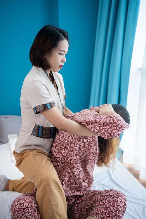 酒店开房操人妻 在线视频的相关介绍