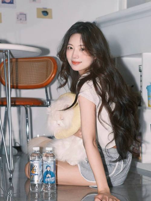 在大伯面前高潮的巨乳人妻的相关介绍