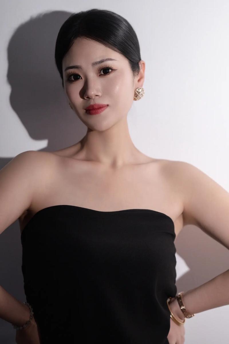 美女一级片av的相关介绍